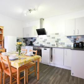 Woodside Ash hot tub & pool (sleeps 4-6), hotel v destinaci Bideford