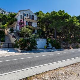 Apartments with parking space Marusici, Omis - 21608, hotel in Mimice