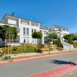 Dünenresidenz Königin Augusta - Wohnung 04 mit Balkon, hotel v destinaci Binz