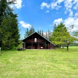 Cabin in Nature, hotell i Nova Vas