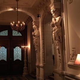 Maison d'Hercule, hotel u gradu 'Mayenne'