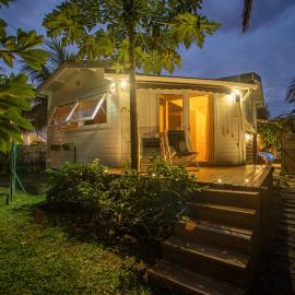 Between2Waters Chalet rental car offered, hotel i Tamarin