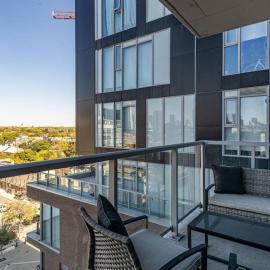 South Riverdale Suite with High speed WiFi and Balcony