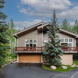 2782 Kinnikinnick Rd Unit D, hotel en Vail