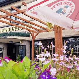 Newburgh Inn, hotell i Ellon