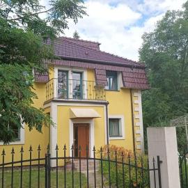 Okouzlující vila u jezera Lhota, hotelli kohteessa Lhota