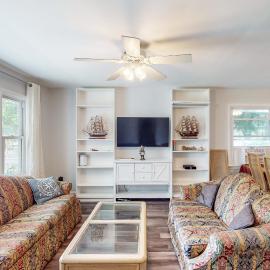 Steps to Chesapeake Bay! 'Callaway Drive Retreat', hotel en Shady Side