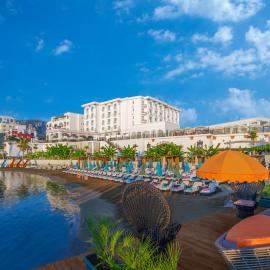 Les Ambassadeurs Hotel Casino&Marina