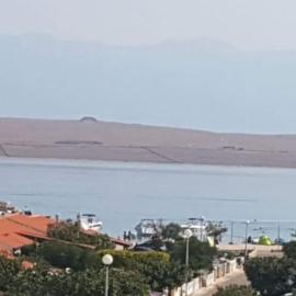 Paloma 2-Min Walk to Beach, King Bed, Ensuite, Outdoor Hotspa, hotel v destinaci Vir