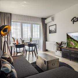 Amazing Condo in Brașov by Valentino - Free Garage Parking, hôtel à Braşov