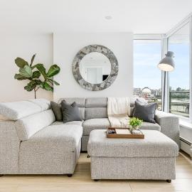 Heart of Downtown Entire Condo - Parking, Pool, Gym, Office, AC, ξενοδοχείο στο Βανκούβερ
