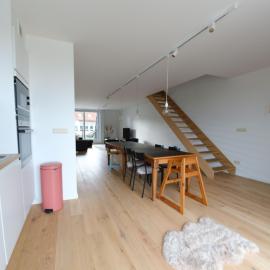 Prachtig duplex appartement met balkon te Wenduine, hotel in De Haan