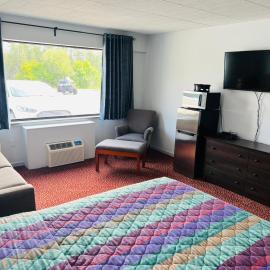 Lively Inn and Suites - Sudbury, hotel em Naughton