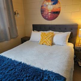 Di's B&B