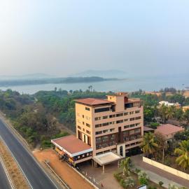 Sterling Karwar, hotel di Kārwār