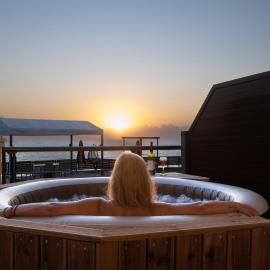 Viesnīca Venetico Beachfront Apartments & Suites - Sea View Suite pilsētā Argasi