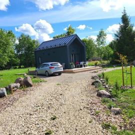 Idaraugu puhkemaja Saaremaa põhjarannikul，Raugu的飯店