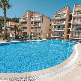 A&A Apartment in Blue Horizon Przno with pool