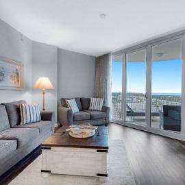 Modern 2-Bedroom Apartment Near Destin Beach, hotel in Destin