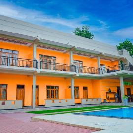 Woodnest Saayoo Resort