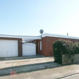 Ferienhaus Seeschwalbenstr 7 Ostermann Bungalow 1, hotel in Norddeich