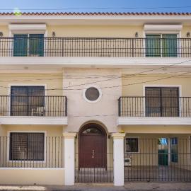 Beautiful Three Storage House Near Playa Caleta