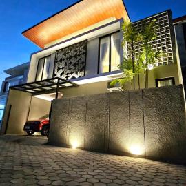 Rania Guest House, hotel i Salakan