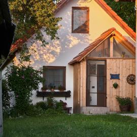 Walnut Tree Cottage, hotel u gradu Sačele
