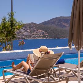 Kalkan Saray Suites Hotel, хотел в Калкан
