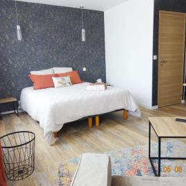 Intello - Studio confort, espace café, au coeur de Nogent, hotel in Nogent-le-Rotrou