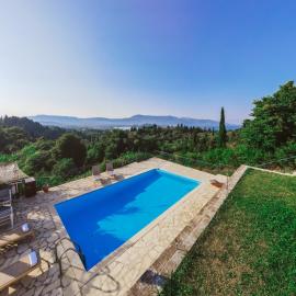 Villa Kira, hotell sihtkohas Áfra