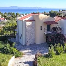 Spacious Holiday House with Shared Pool, khách sạn ở Hanioti