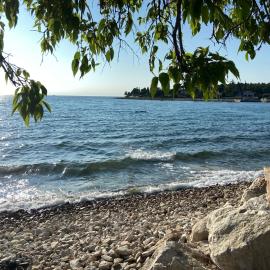 Apartments Beachfront Spina, hotel u gradu Pelegrin