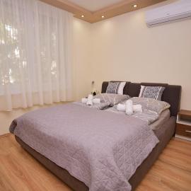 Kinder Apartman, hotel u gradu 'Makovo'