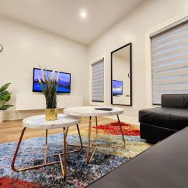 The Zen Escape Modern Queen Size One Bedroom Full Apartment, מלון בסנט קתרינס