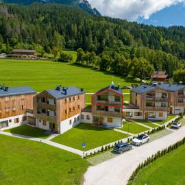 GreenWood Chalet - Spacious Alpine Retreat with Mountain Views, hotel a Vodo Cadore