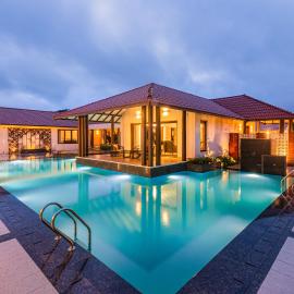 SaffronStays Arcadia, hotel em Shāhāpur