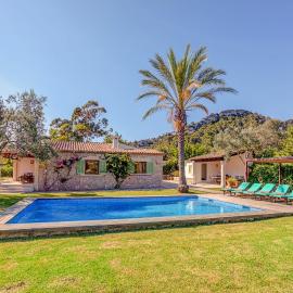 Villa Can Gallardo by Sealand Villas, hotel in Pollença