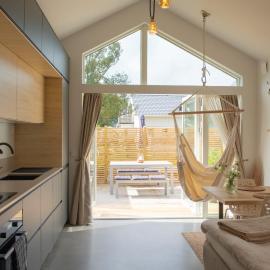 Malevik Tiny House by the Coast, hotel u gradu Kullavik