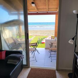 Mattis Seafront Beachhouse, hotel v destinaci Perivolia
