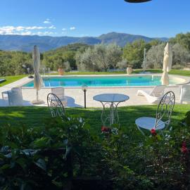 The Forest House, hotel v mestu Isernia