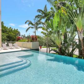 Coastal Condo Deerfield Beach Retreat 3 bed 2 bath, hotel in Deerfield Beach