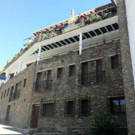 APARTAMENTOS SIETE LAGUNAS, hotel Trevélezben