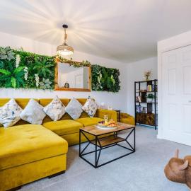 Luxury 3-bed house - Rothwell Gardens - 10mins from Leeds city centre, hotel a Rothwell