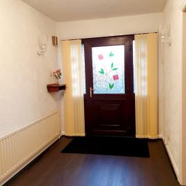 Chimes-Company & Family Stay, 2 Bedroom House with On Street free parking