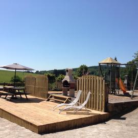 Le Fenil Holiday Home, hotel in Tenneville
