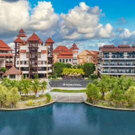 DoubleTree by Hilton Putrajaya Lakeside โรงแรมในปุตราจายา