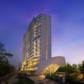 DoubleTree by Hilton Ahmedabad，艾哈邁達巴德的飯店