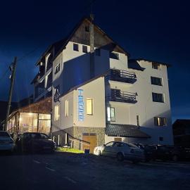 Cabana Restaurant TERRA – hotel w mieście Rânca