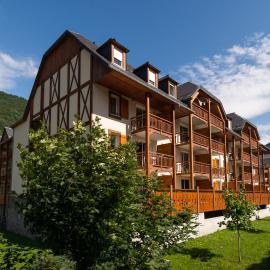 Saint-Mamet में, होटल Lagrange Vacances Le Belvédère